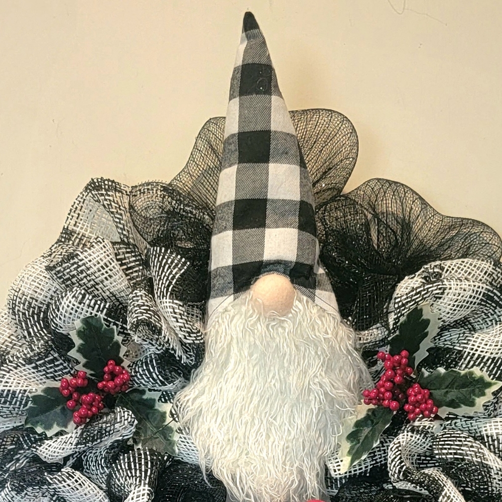 Winter Gnome Wreath Deco Mesh Bow - Picture 3 of 7